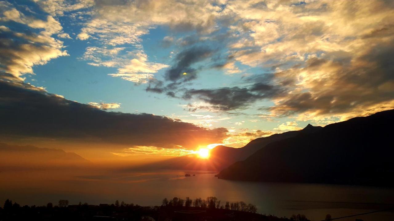 Sole & Lago-Lake Maccagno Exterior photo