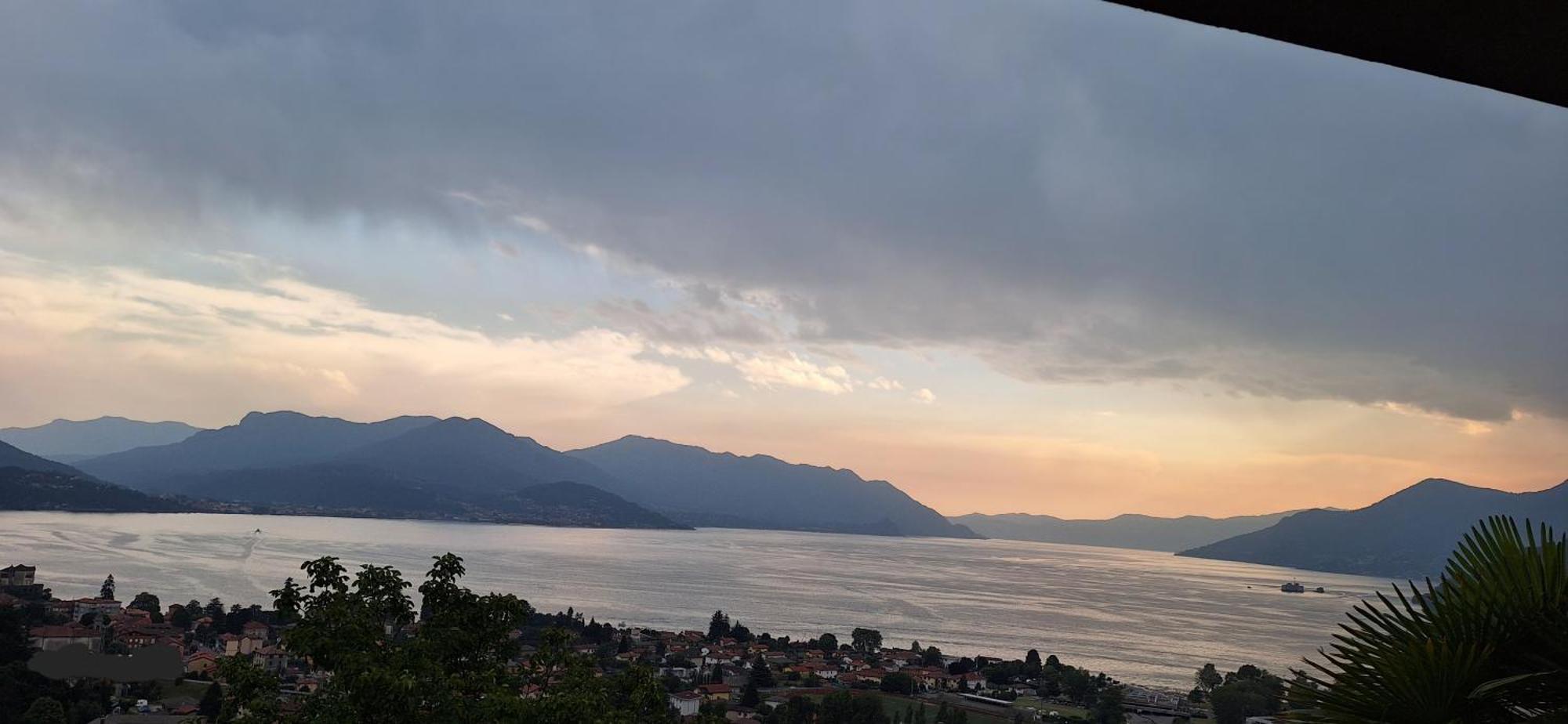 Sole & Lago-Lake Maccagno Exterior photo