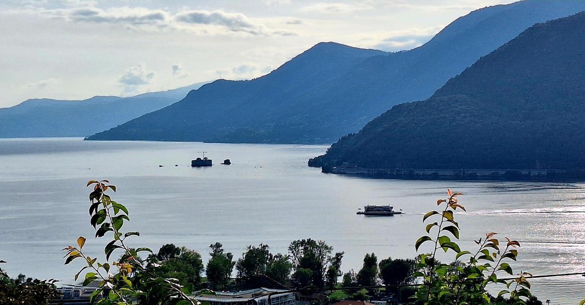 Sole & Lago-Lake Maccagno Exterior photo
