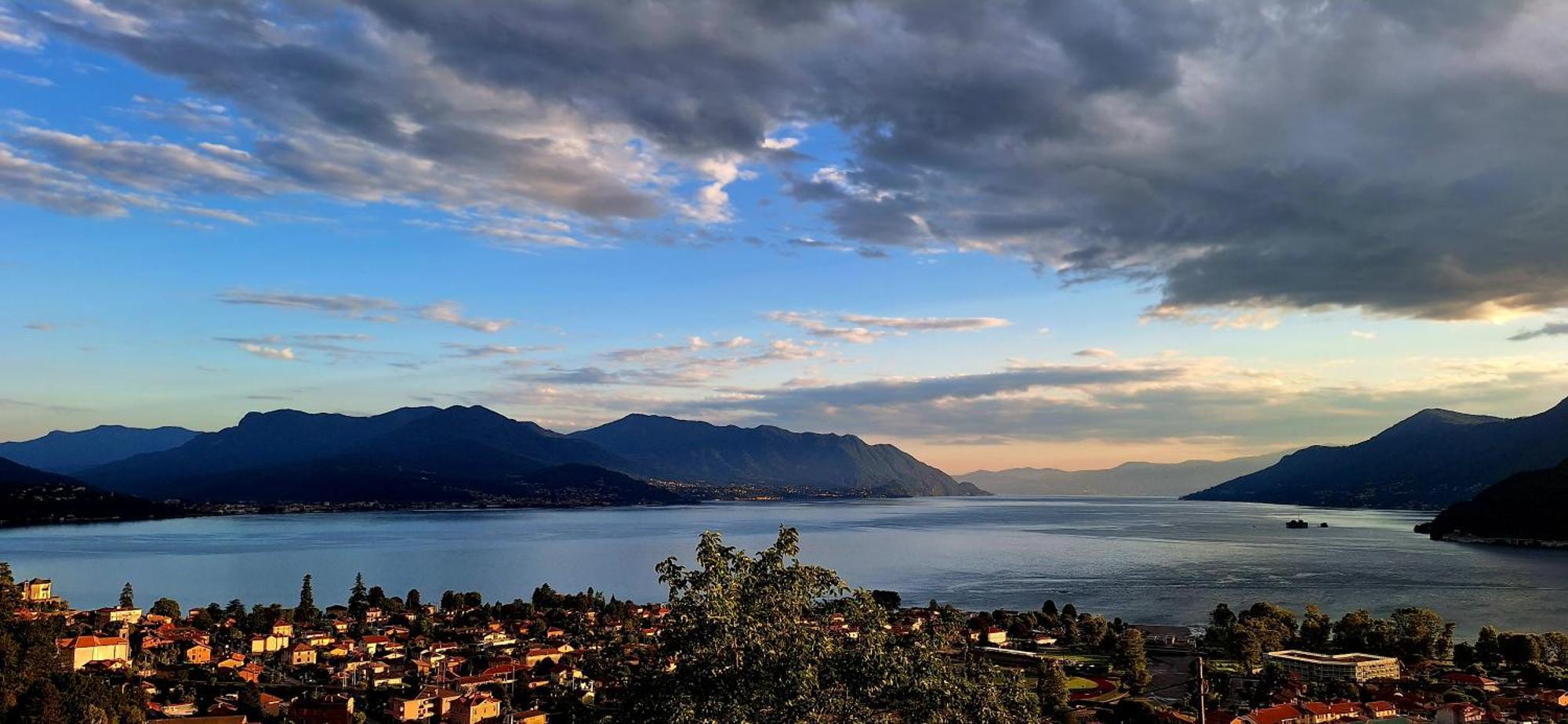 Sole & Lago-Lake Maccagno Exterior photo