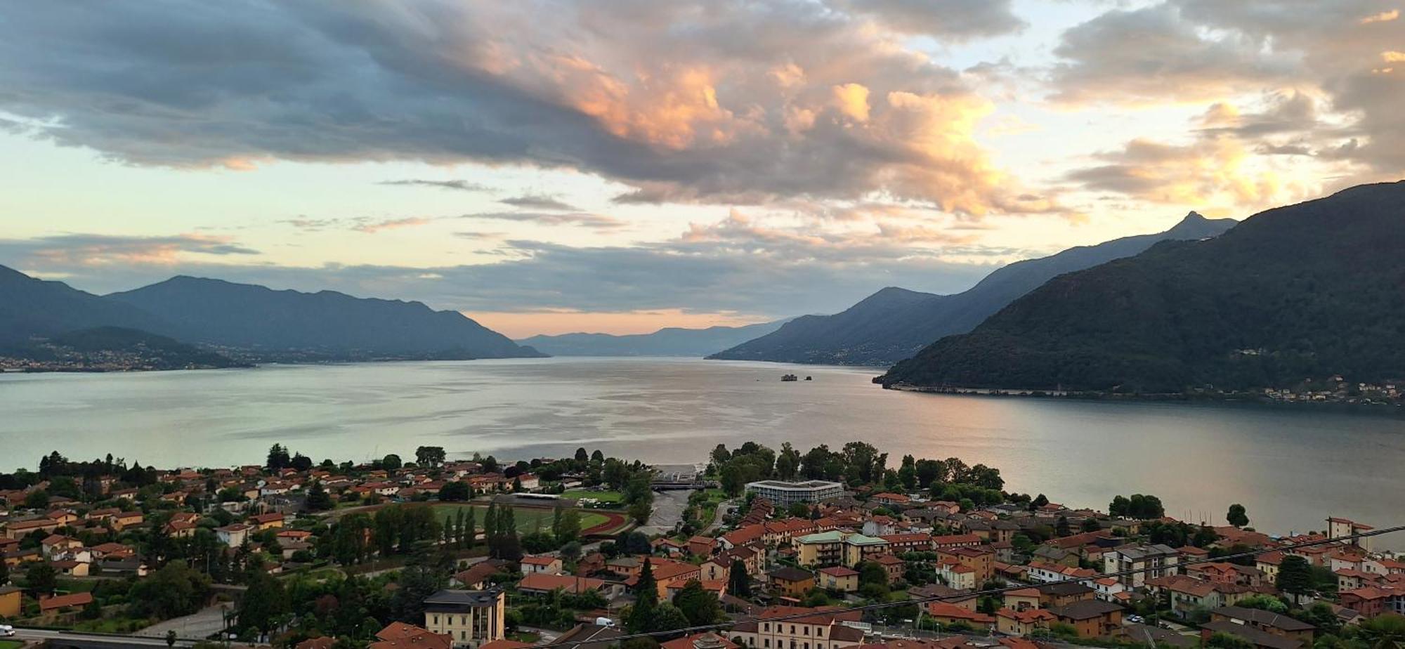Sole & Lago-Lake Maccagno Exterior photo